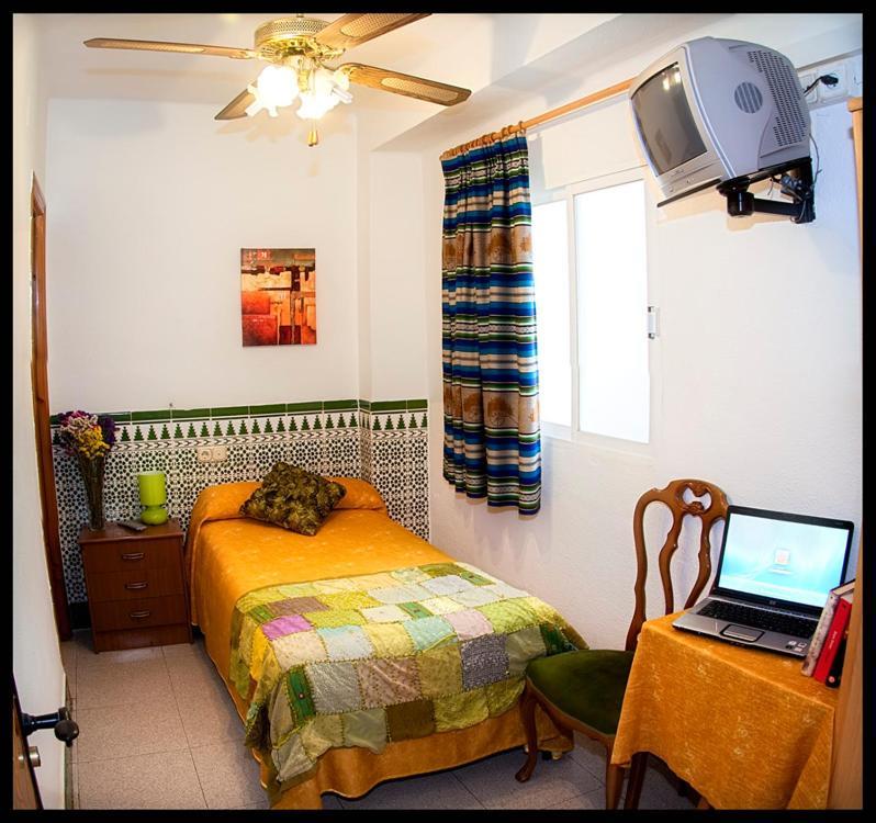 Hostal Estacion Almería Kültér fotó